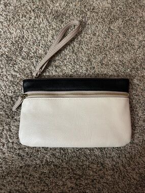 Safe Keeper Cream & Black Colorblock RFID Wristlet Clutch Wallet, 8x5 inches